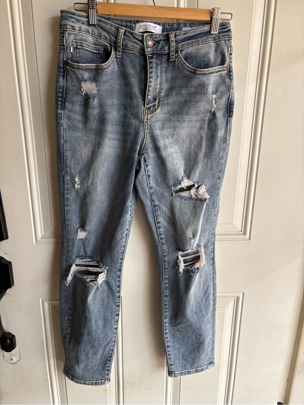 Judy Blue Light Blue Distressed skinny Jeans size 7